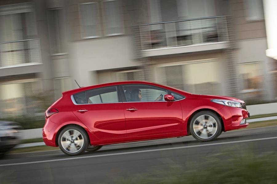  Kia Cerato Hatchback 2016 года  (AU) (фото 2 из 20)
